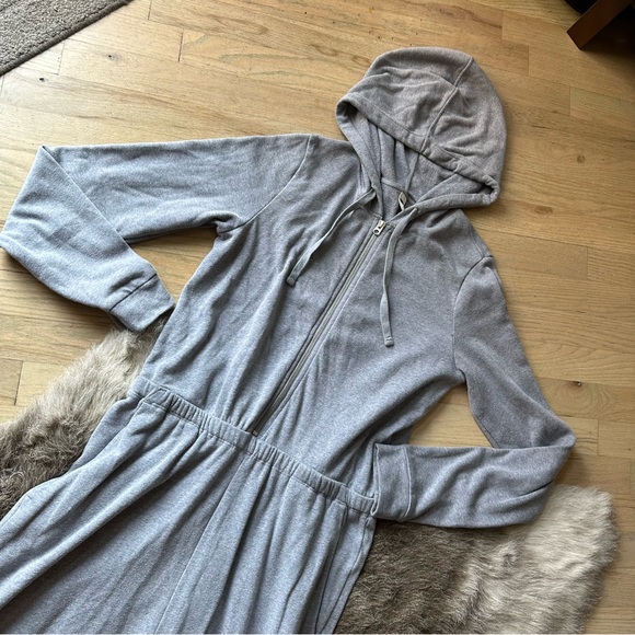 Old Navy Sweatsuit Jumpsuit - Size Medium Tall - Gray - Picture 3 of 4